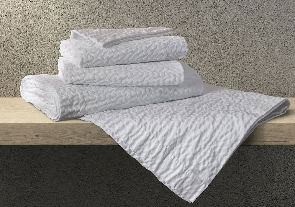 Fairfield: Coverlet and Shams Set