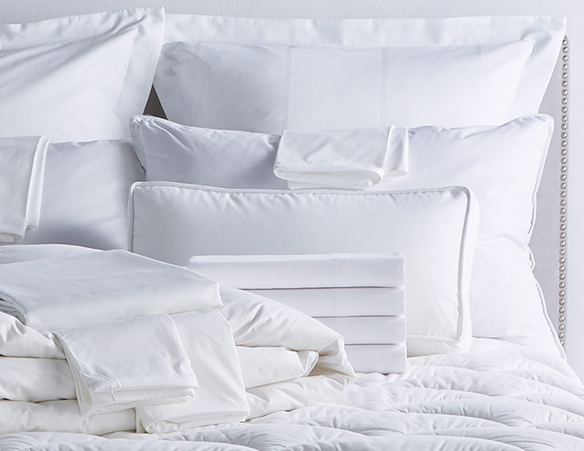 Courtyard by Marriott Bed & Bedding Set  Shop Hotel Quality Linens, Pillows,  Duvets and More